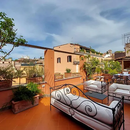 Апартаменты Treasurerome Spanish Steps Penthouse *