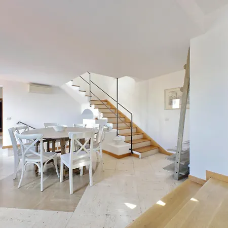 Treasurerome Spanish Steps Penthouse Рим